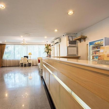 Romance Hotel Srinakarin Банкок Екстериор снимка