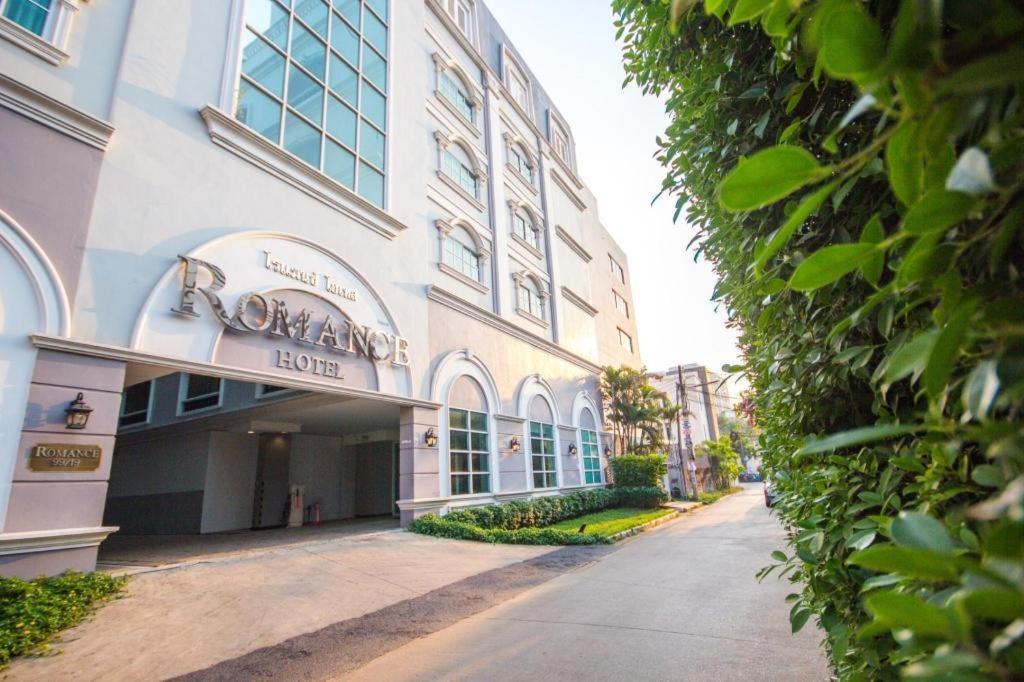 Romance Hotel Srinakarin Банкок Екстериор снимка