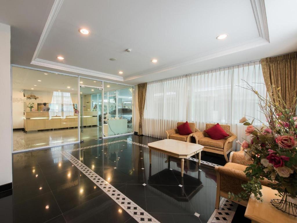 Romance Hotel Srinakarin Банкок Екстериор снимка