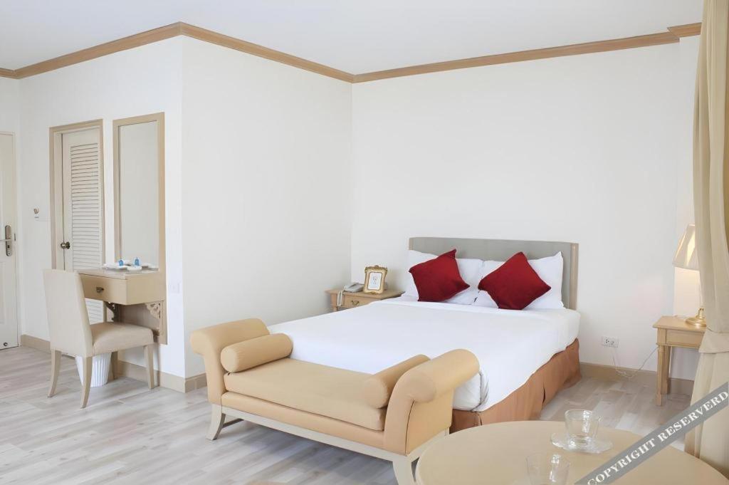 Romance Hotel Srinakarin Банкок Екстериор снимка
