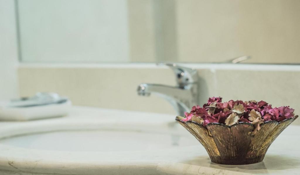 Romance Hotel Srinakarin Банкок Екстериор снимка