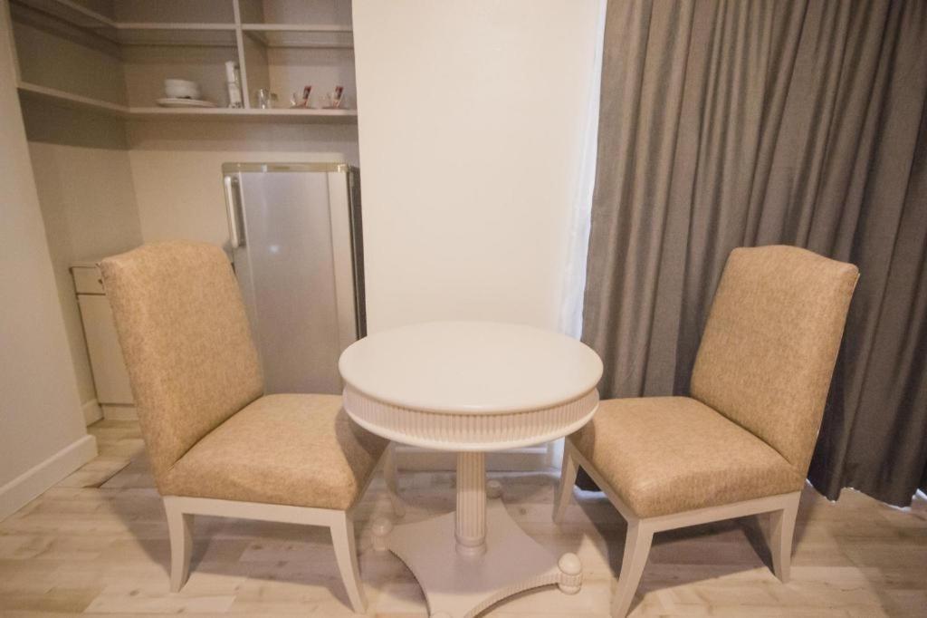 Romance Hotel Srinakarin Банкок Екстериор снимка