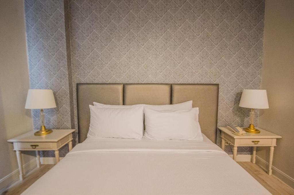Romance Hotel Srinakarin Банкок Екстериор снимка